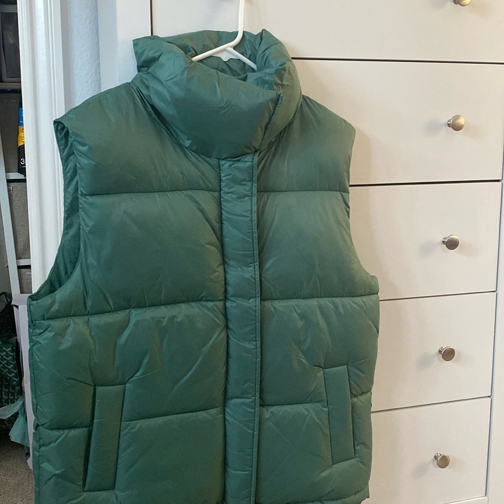 American eagle vest NWT